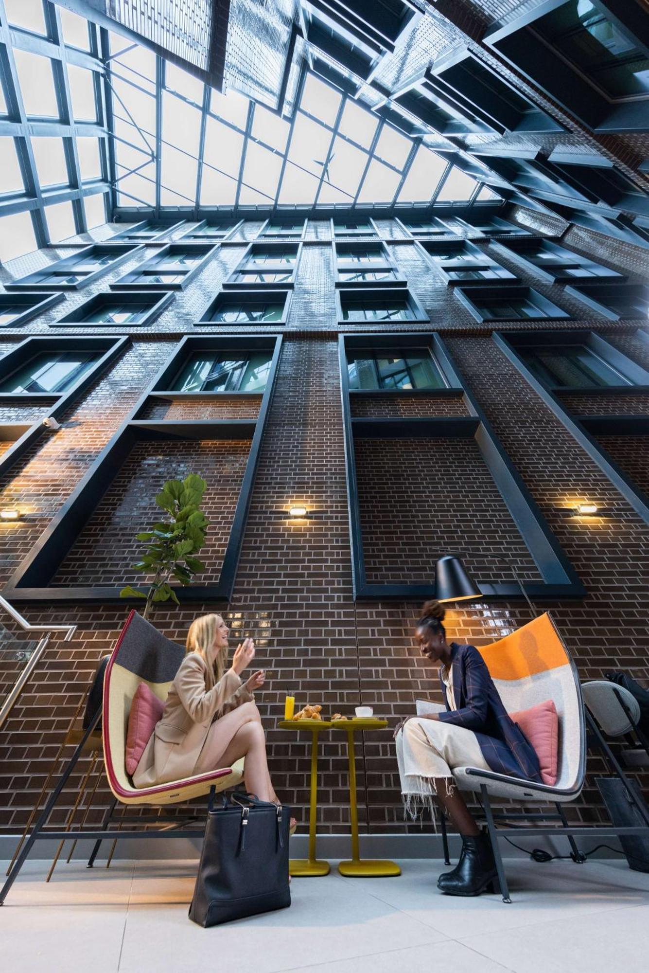 Yotel London City Экстерьер фото