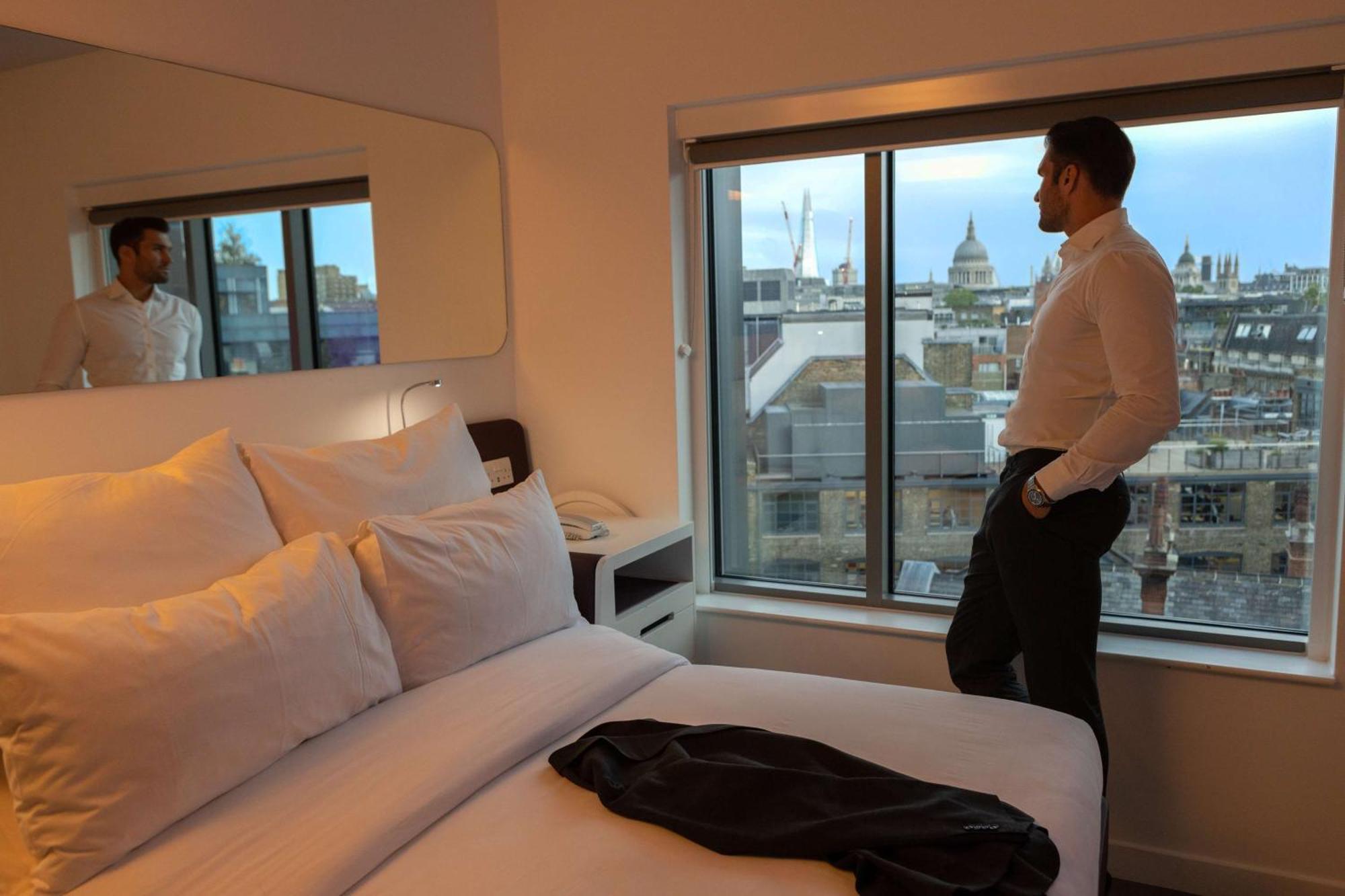 Yotel London City Экстерьер фото